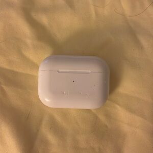 airpods pro used has a scratch on it but fully functional will accept deals